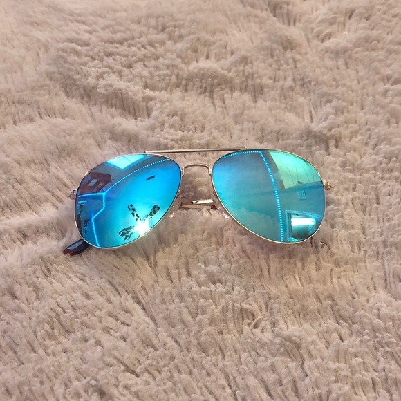 Buckle Women's Aviator Style Sunglasses - Picture 1 of 3